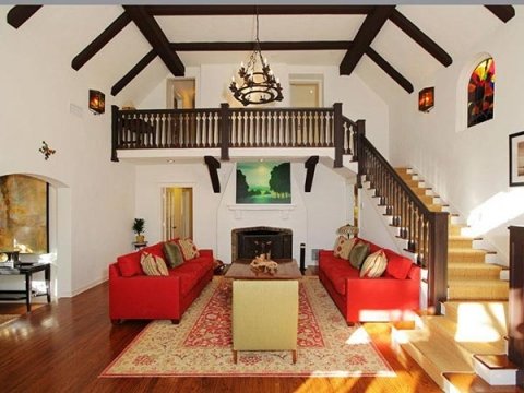 Brad Paisley's $3 million Los Angeles home up for sale